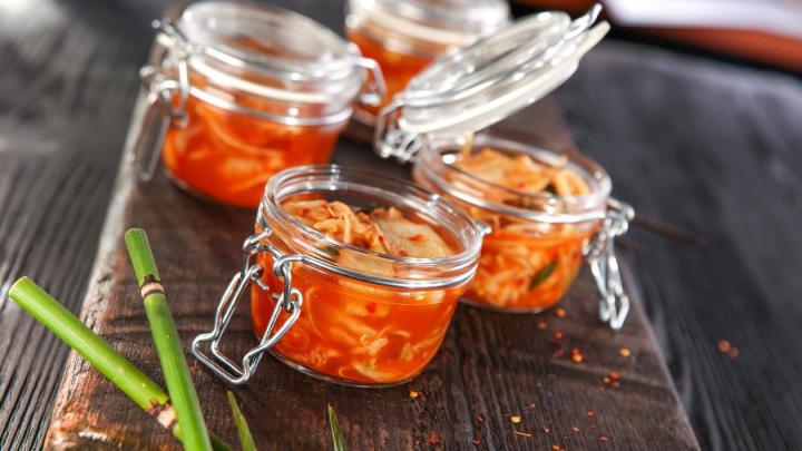 sałatka-ze-sfermentowanego-kimchi-50239841.jpg